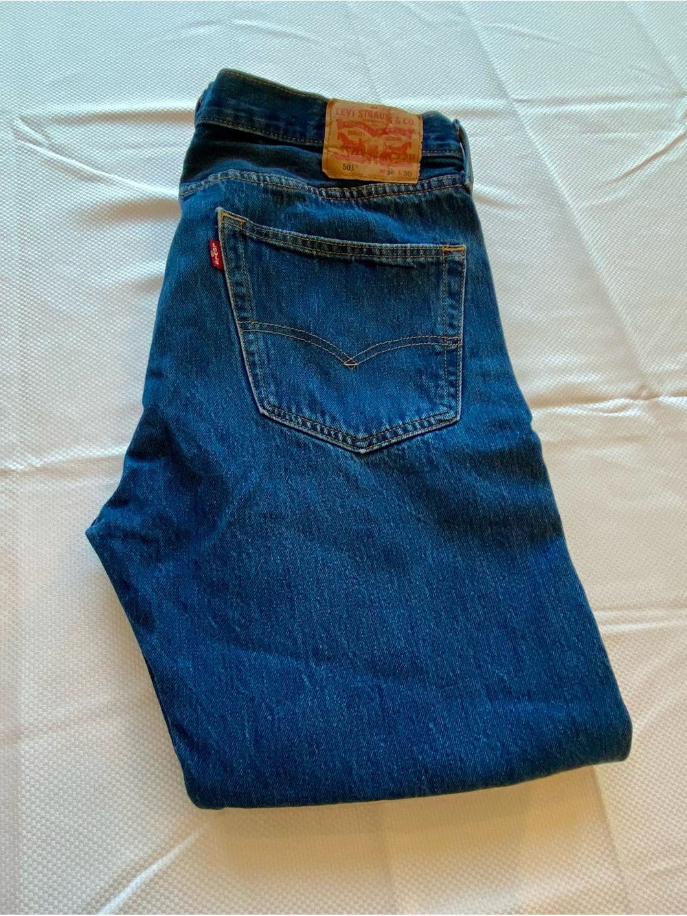 Levi's 501 Men's Dark Blue Straight Jeans with Signature Red Tab 38x30